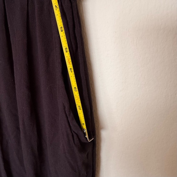 Free People Size M Ruffled Black V-Neck Button Jumpsuit Romper With Pockets! - Picture 5 of 10